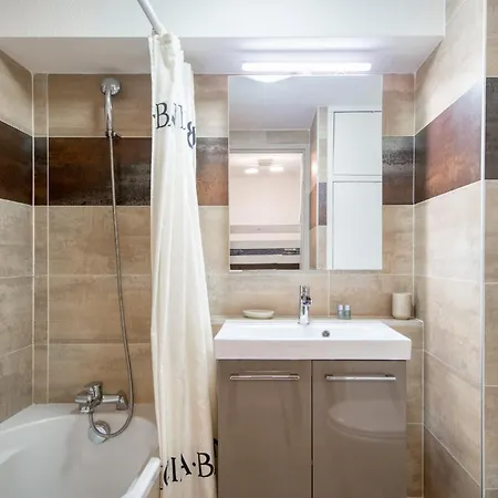 Océanis Avec Piscine Proche Du Port *